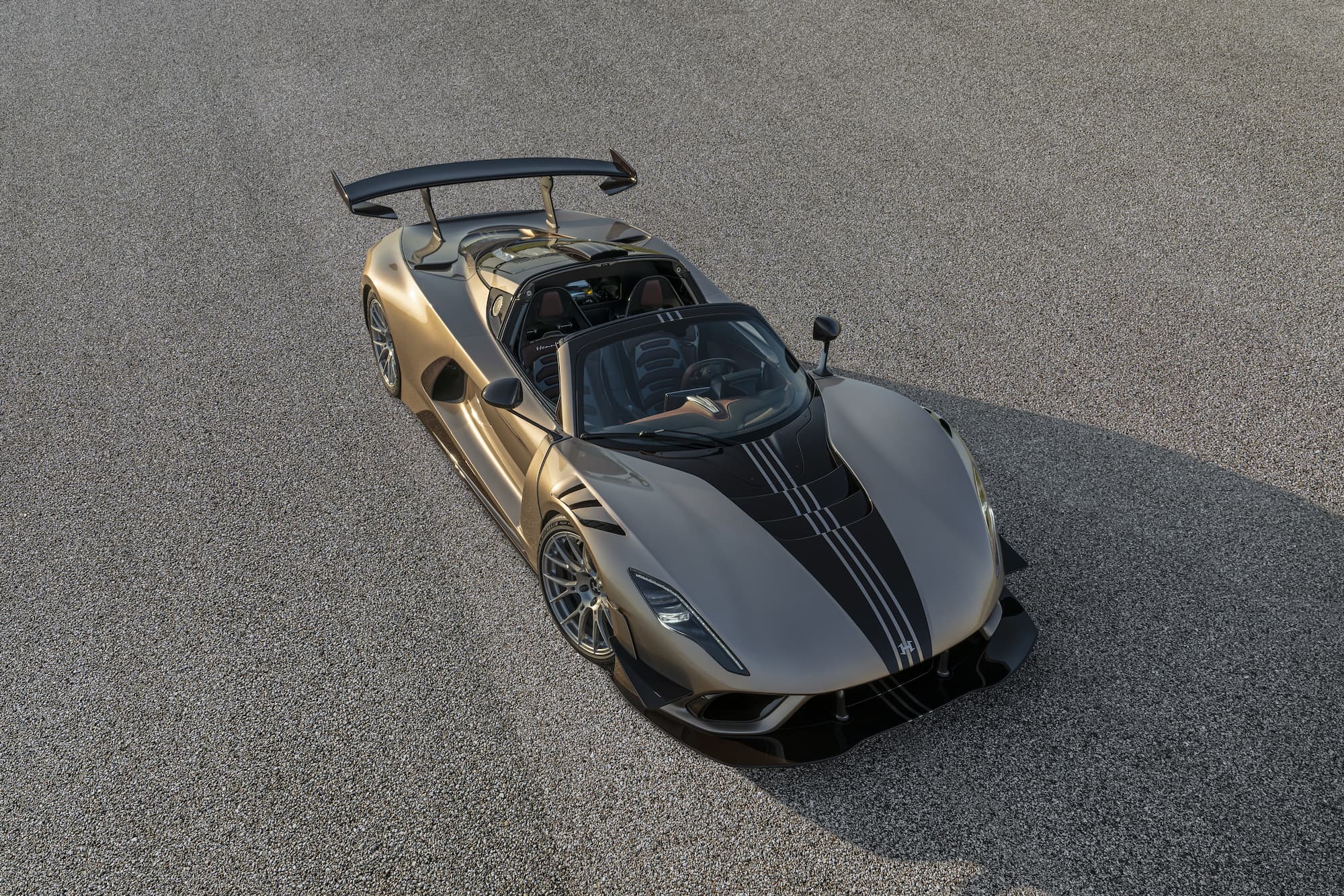 Hennessey-Unveils-1-of-1-Manual-Venom-F5-with-2031-HP-Low-12-1